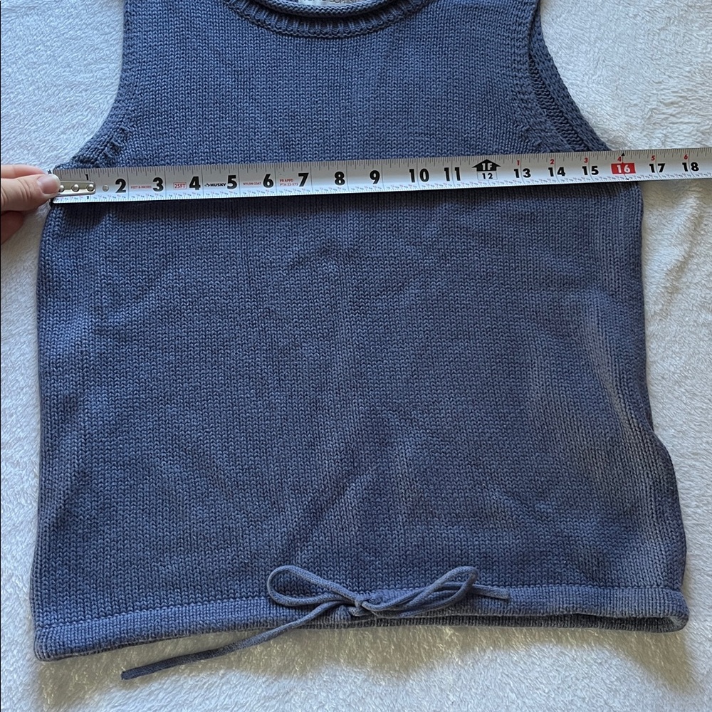 Sleeveless Knit Top - Picture 3 of 4